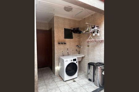 Casa à venda com 198m², 3 quartos e 3 vagas