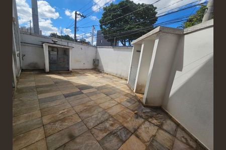 Casa à venda com 3 quartos, 209m² em Jardim Jussara, São Paulo