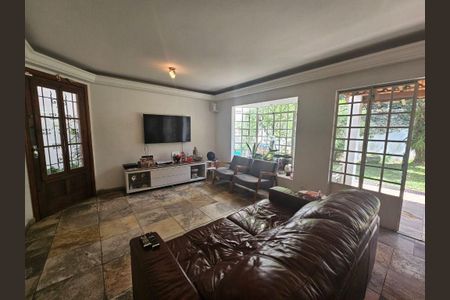 Casa à venda com 3 quartos, 209m² em Jardim Jussara, São Paulo
