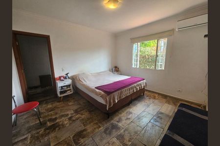 Casa à venda com 3 quartos, 209m² em Jardim Jussara, São Paulo