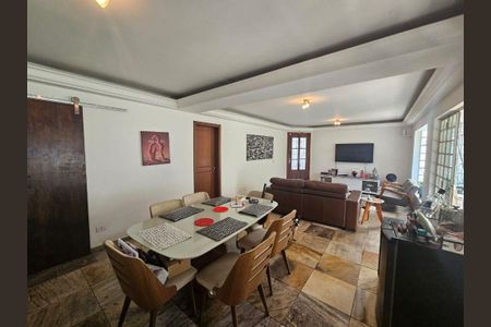 Casa à venda com 3 quartos, 209m² em Jardim Jussara, São Paulo