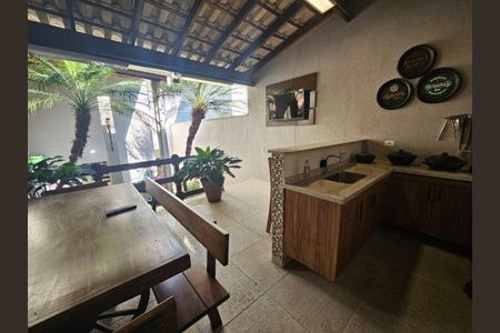 Casa à venda com 134m², 3 quartos e 2 vagas