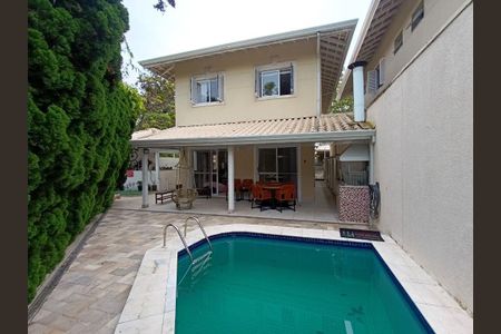Casa à venda com 180m², 4 quartos e 4 vagas