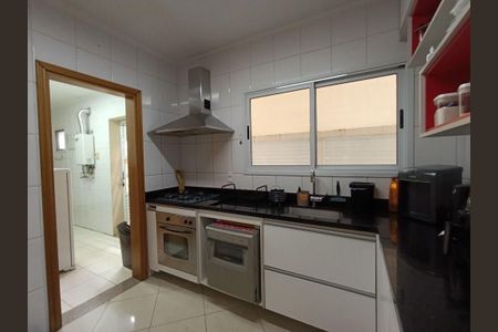 Casa à venda com 180m², 4 quartos e 4 vagas