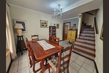 Casa à venda com 3 quartos, 150m² em Jardim Rizzo, São Paulo