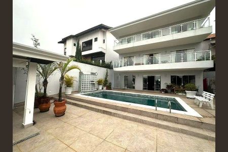 Casa à venda com 476m², 5 quartos e 6 vagas