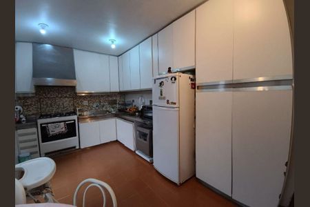 Casa à venda com 189m², 4 quartos e 2 vagas