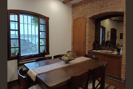 Casa à venda com 189m², 4 quartos e 2 vagas