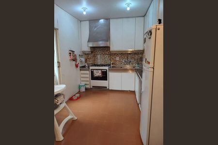 Casa à venda com 4 quartos, 189m² em Butantã, São Paulo