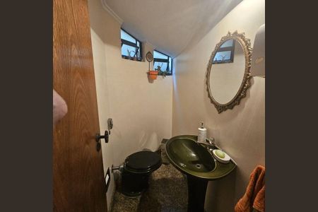 Casa à venda com 4 quartos, 283m² em Jardim Peri Peri, São Paulo