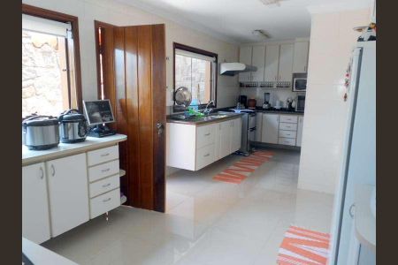 Casa à venda com 4 quartos, 500m² em Parque dos Principes, São Paulo