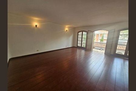 Casa à venda com 3 quartos, 303m² em Vila Sonia, São Paulo