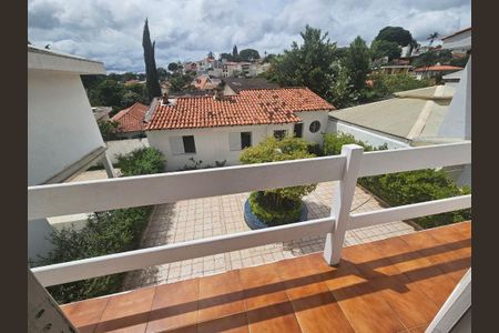 Casa à venda com 303m², 3 quartos e 4 vagas