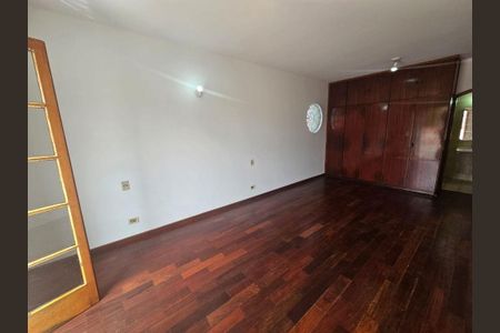 Casa à venda com 303m², 3 quartos e 4 vagas