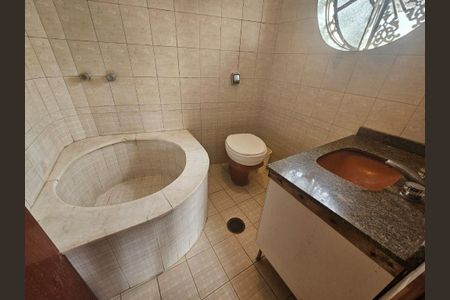 Casa à venda com 303m², 3 quartos e 4 vagas
