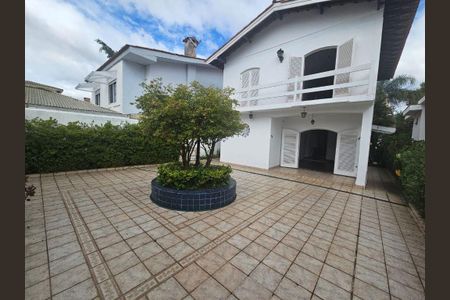Casa à venda com 303m², 3 quartos e 4 vagas