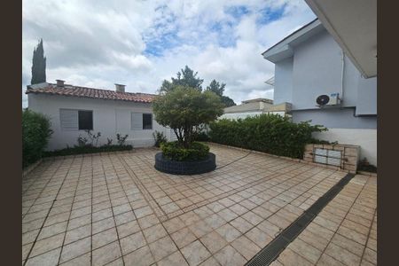Casa à venda com 303m², 3 quartos e 4 vagas