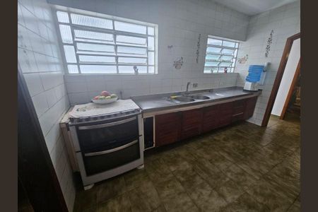 Casa à venda com 3 quartos, 303m² em Vila Sonia, São Paulo