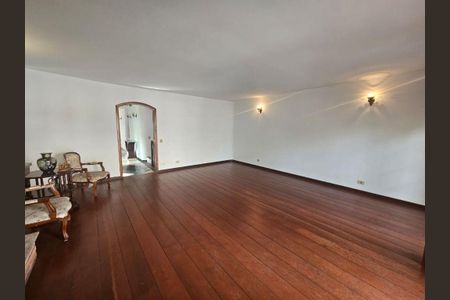 Casa à venda com 303m², 3 quartos e 4 vagas