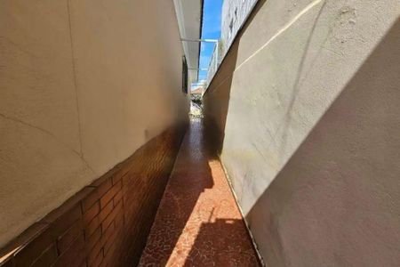 Casa à venda com 159m², 2 quartos e 6 vagas