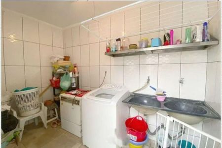 Casa à venda com 4 quartos, 200m² em Jardim Pinheiros, São Paulo