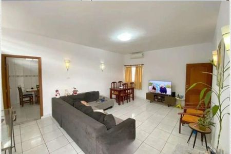 Casa à venda com 4 quartos, 200m² em Jardim Pinheiros, São Paulo