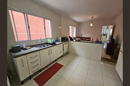 Casa à venda com 3 quartos, 245m² em Jardim Monte Kemel, São Paulo