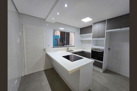 Casa à venda com 140m², 2 quartos e 4 vagas