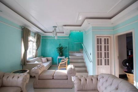 Casa à venda com 4 quartos, 400m² em Vila Indiana, São Paulo