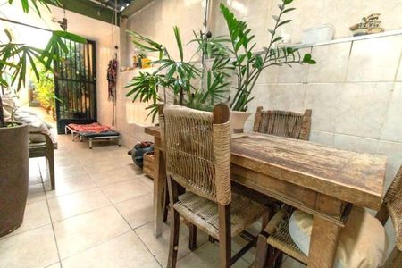 Casa à venda com 250m², 4 quartos e 2 vagas
