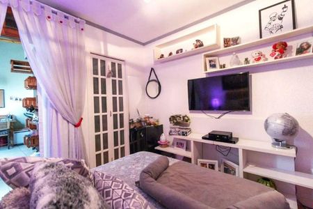 Casa à venda com 250m², 4 quartos e 2 vagas