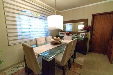 Casa à venda com 250m², 4 quartos e 2 vagas