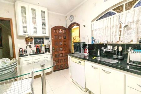 Casa à venda com 250m², 4 quartos e 2 vagas