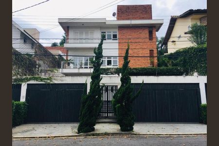 Casa à venda com 4 quartos, 584m² em Jardim Guedala, São Paulo