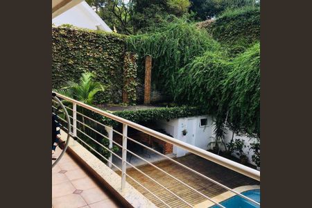 Casa à venda com 4 quartos, 584m² em Jardim Guedala, São Paulo