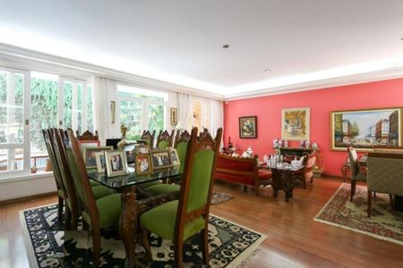 Casa à venda com 4 quartos, 584m² em Jardim Guedala, São Paulo
