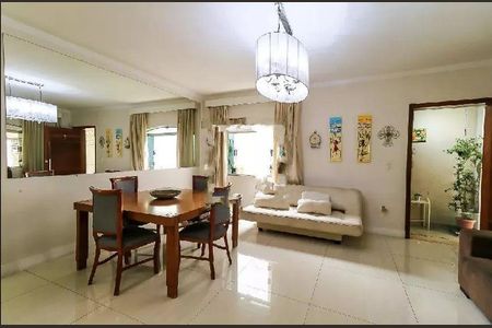 Casa à venda com 4 quartos, 270m² em Super Quadra Morumbi, São Paulo