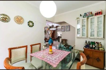 Casa à venda com 4 quartos, 270m² em Super Quadra Morumbi, São Paulo
