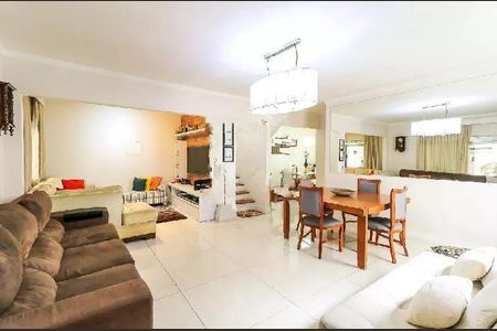 Casa à venda com 4 quartos, 270m² em Super Quadra Morumbi, São Paulo