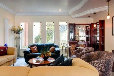 Casa à venda com 550m², 5 quartos e 8 vagas