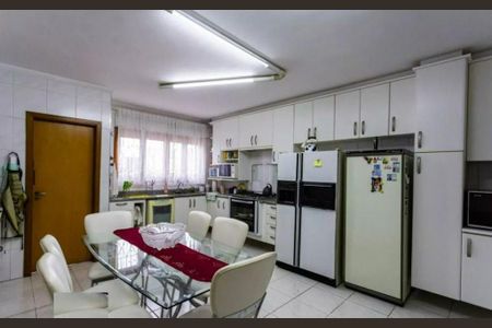 Casa à venda com 260m², 3 quartos e 6 vagas