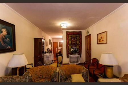 Casa à venda com 260m², 3 quartos e 6 vagas