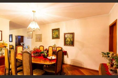 Casa à venda com 260m², 3 quartos e 6 vagas