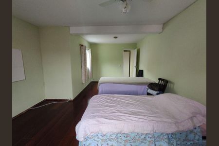 Casa à venda com 180m², 5 quartos e 4 vagas