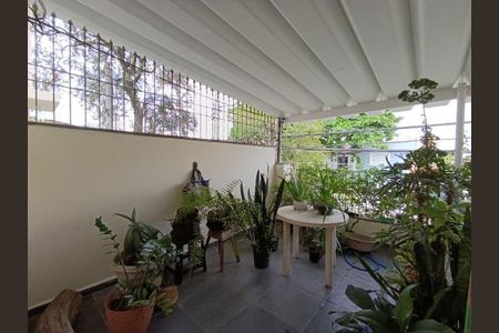 Casa à venda com 100m², 2 quartos e 1 vaga