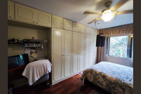 Casa à venda com 3 quartos, 200m² em Vila Gomes, São Paulo
