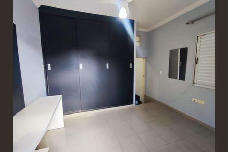 Casa à venda com 250m², 3 quartos e 2 vagas