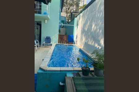 Casa à venda com 3 quartos, 230m² em Vila Indiana, São Paulo