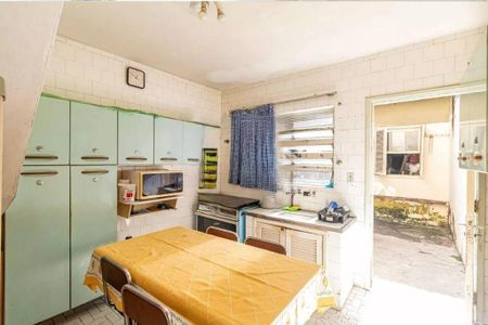 Casa à venda com 143m², 2 quartos e 3 vagas