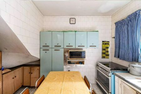Casa à venda com 2 quartos, 143m² em Jardim Rizzo, São Paulo